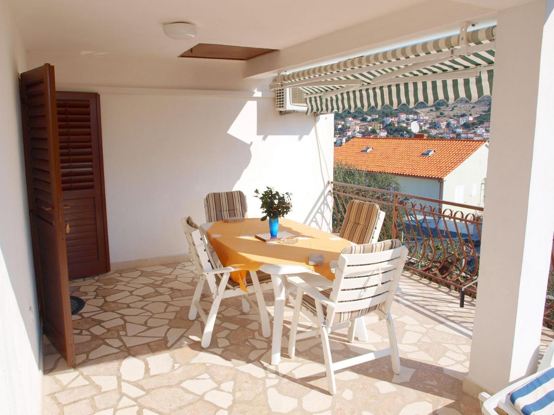 Apartments Mirja - 100M From The Beach & Parking Trogir Zewnętrze zdjęcie